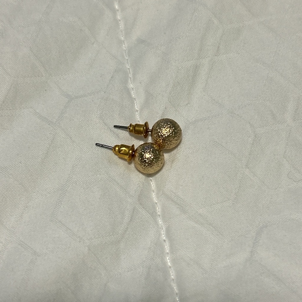 Elegant Gold Stud Earrings